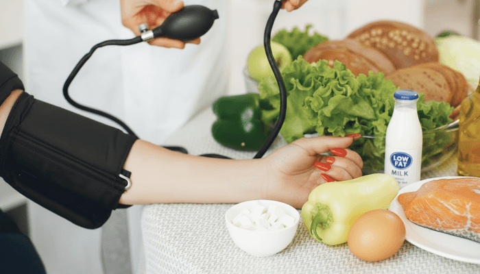 a representation of dash diet benefits like reducing hypertension