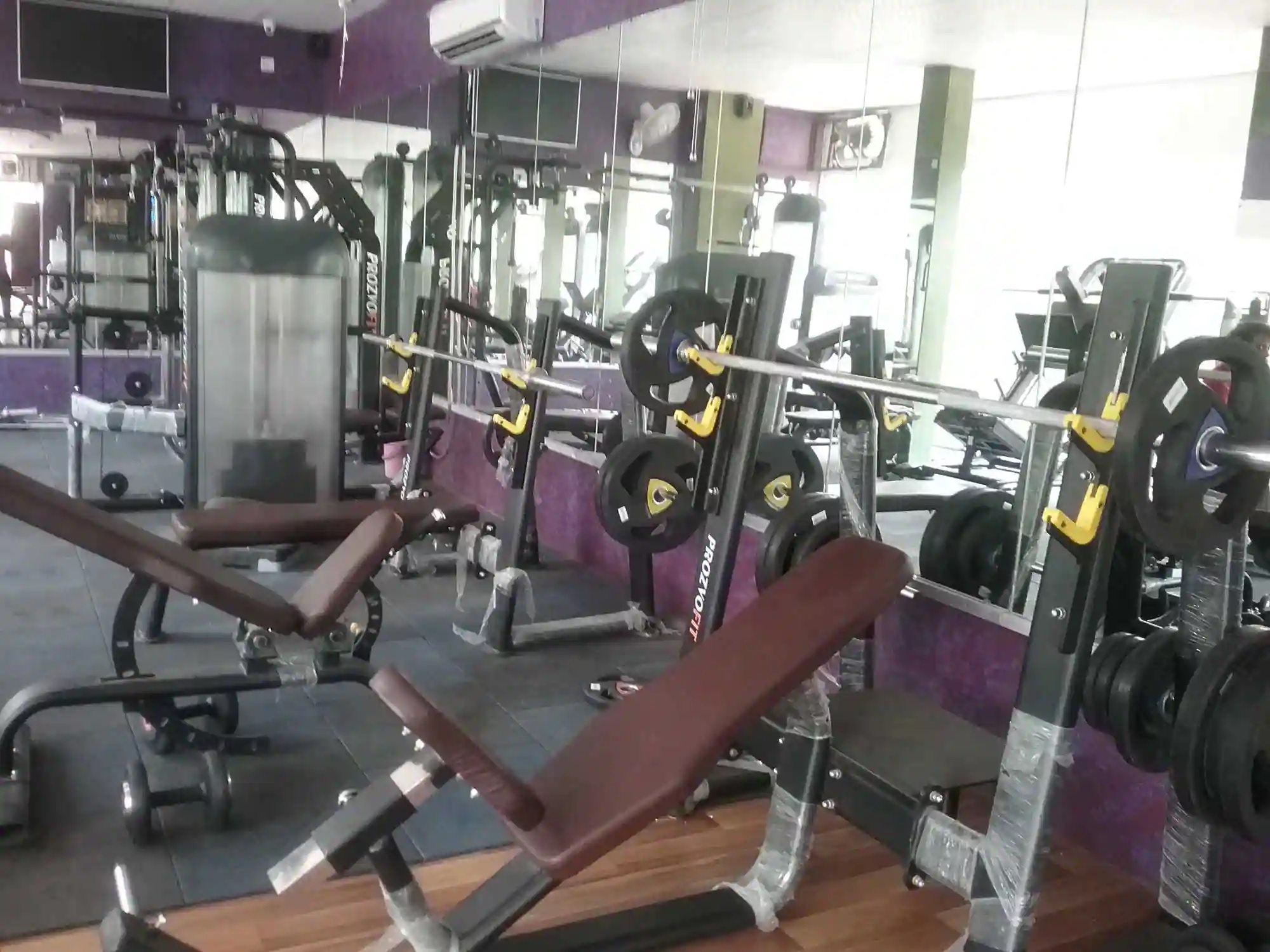 Team Iron Champs (unisex Gym) Karhera Team Iron Champs (unisex Gym) Karhera