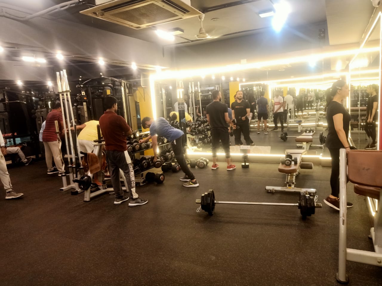 Max Fit Club Moshi Max Fit Club Moshi