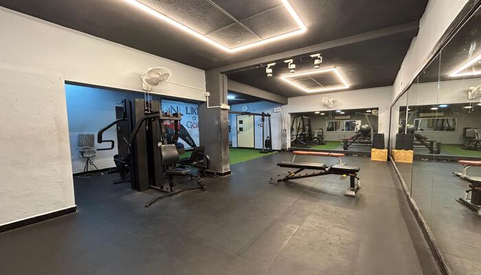 THE MUSCLE MONK Unisex Fitness Studio