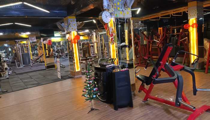 Shredded Club Gym and Fitness