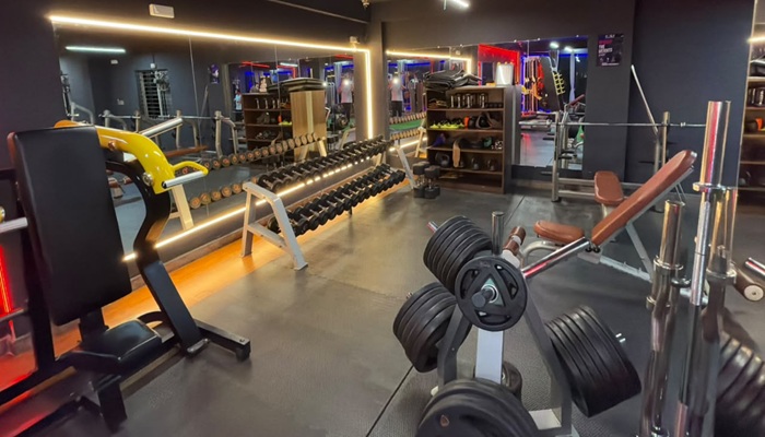 Muscles And Curves Pro Fitness